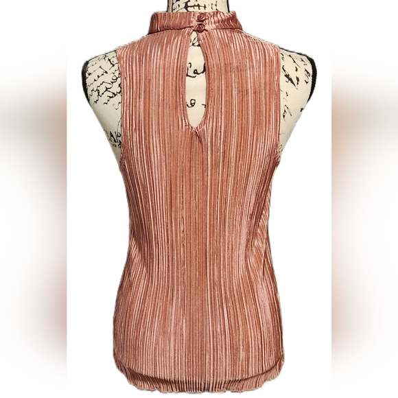 Ultra Flirt Sleeveless Blouse - Picture 2 of 4